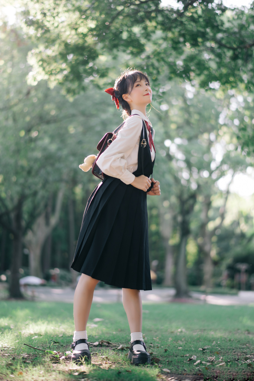 日系制服美女学生装阳光俏皮户外小清新写真