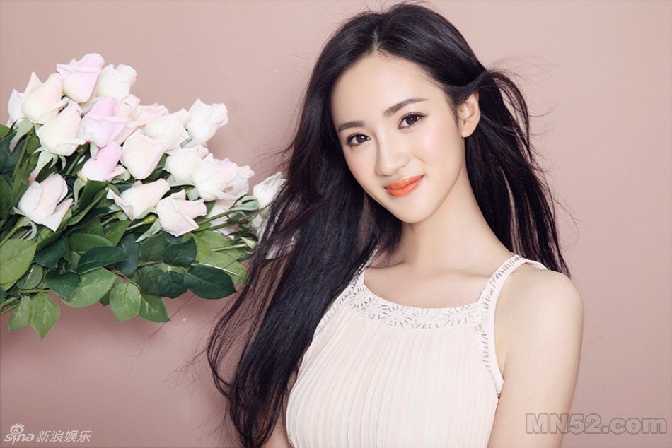 陶洋长发飘逸纱裙柔美写真
