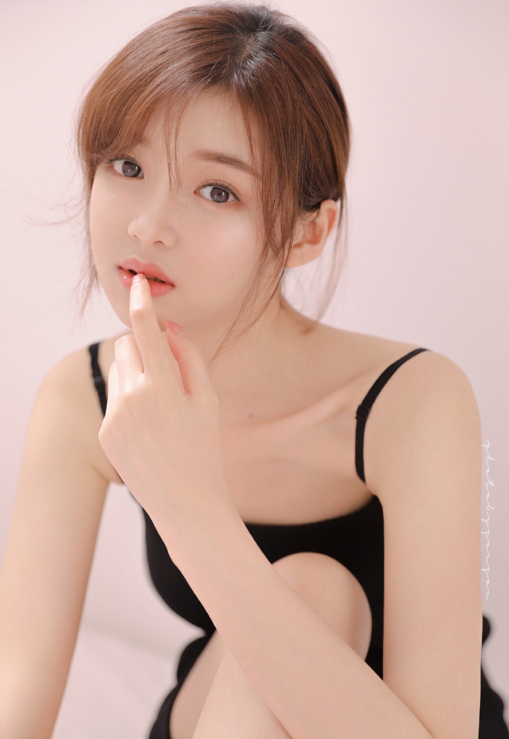 粉丝系列女生真人居家写真