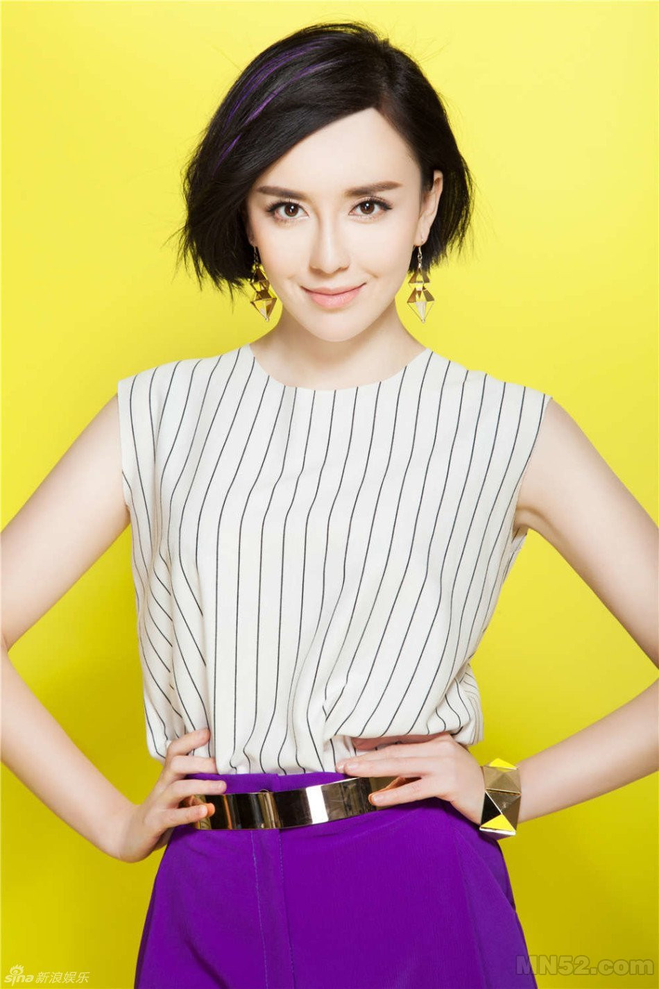 吕佳容复古御姐妩媚凸显美腰