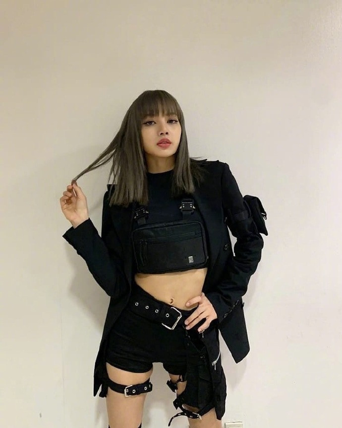 韩国美女组合blackpink成员lisa气质图片