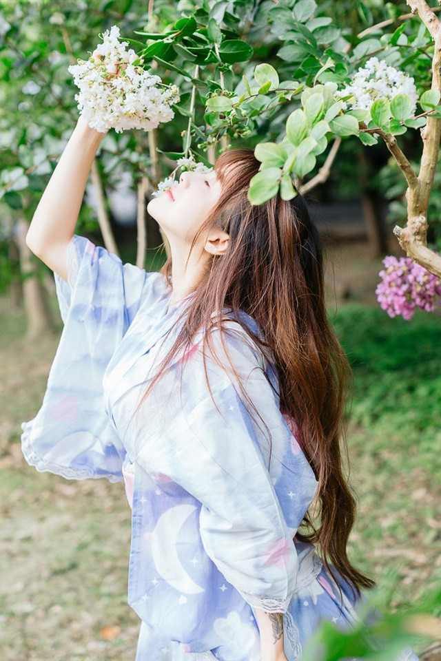 和服美女户外甜美写真手机桌面壁纸