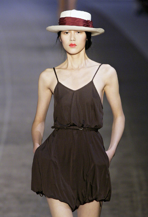 中国超模刘雯Rochas SS 2010 有一丝青涩还有点高冷