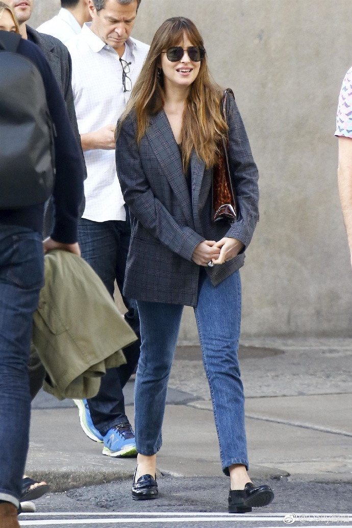 欧美美女明星达妹Dakota Johnson达科塔·约翰逊街拍