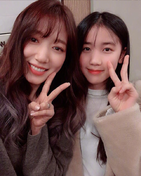 韩国美女明星朴信惠私服图片