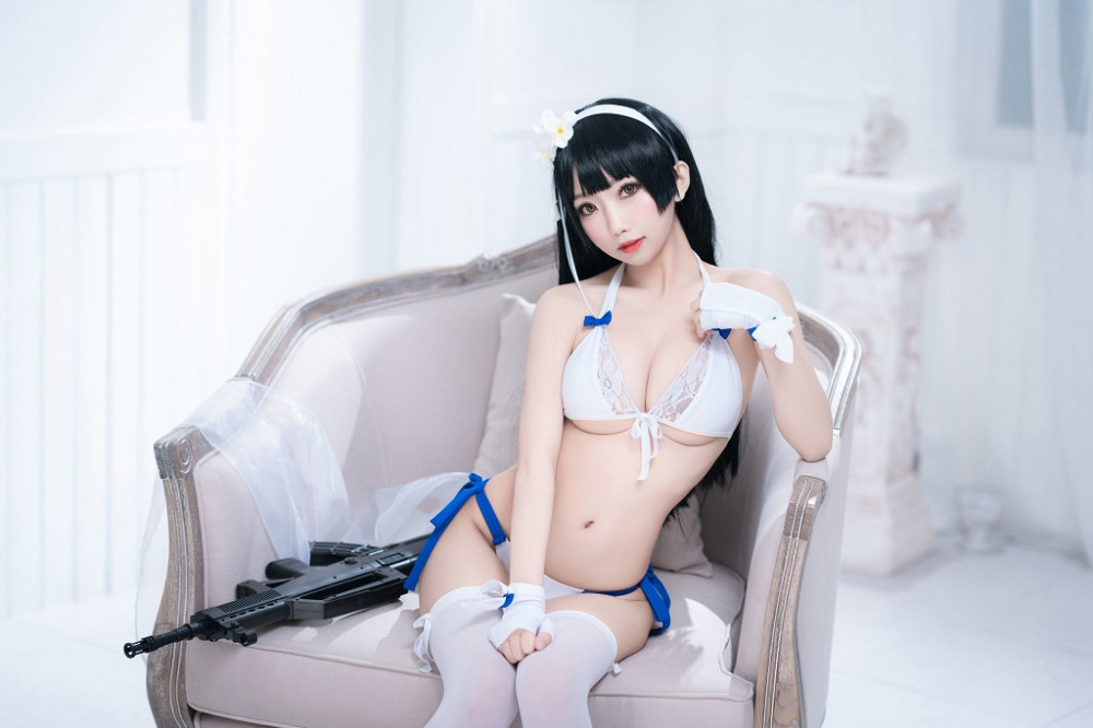 瓷娃娃鬼畜瑶童颜巨乳萝莉三点式Cosplay福利私房诱惑写真集