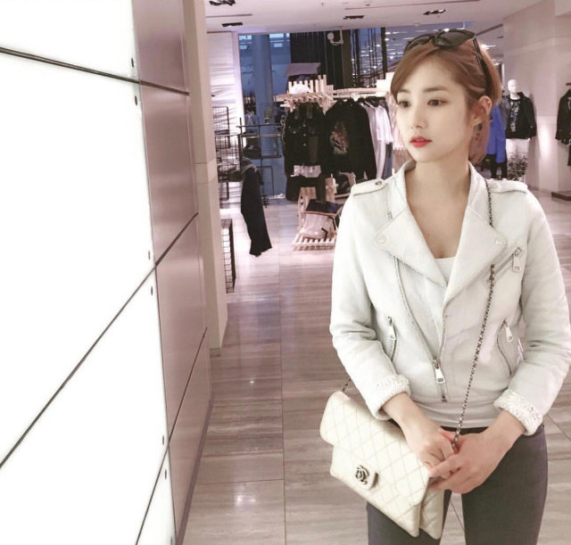 韩国美女图片 女演员朴敏英图片