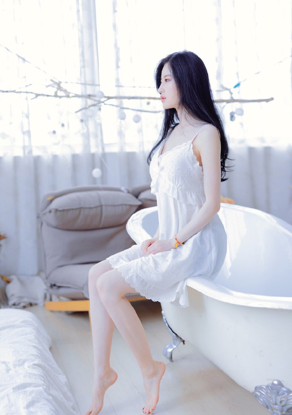 170长腿嫩白女神,白皙大长腿美女