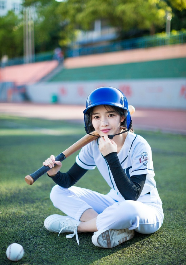 运动美女校花_棒球少女CR晨光之秋棒球服写真