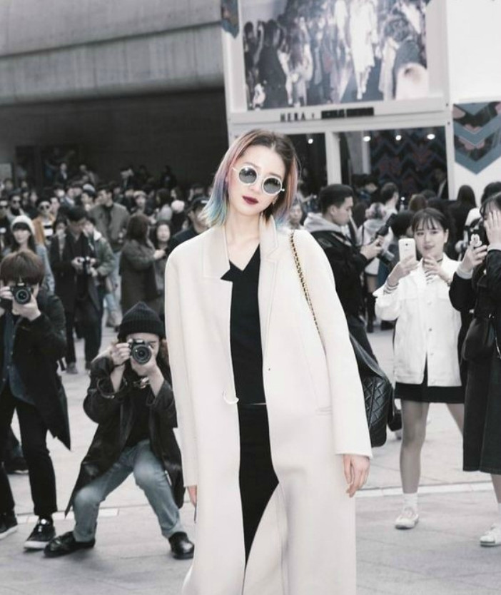 美籍韩裔的当红IT Girl韩国美女艾琳欧尼街拍图片