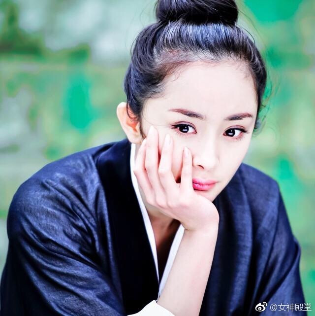 大眼美女明星杨幂道士头很俏皮可爱的造型美爆