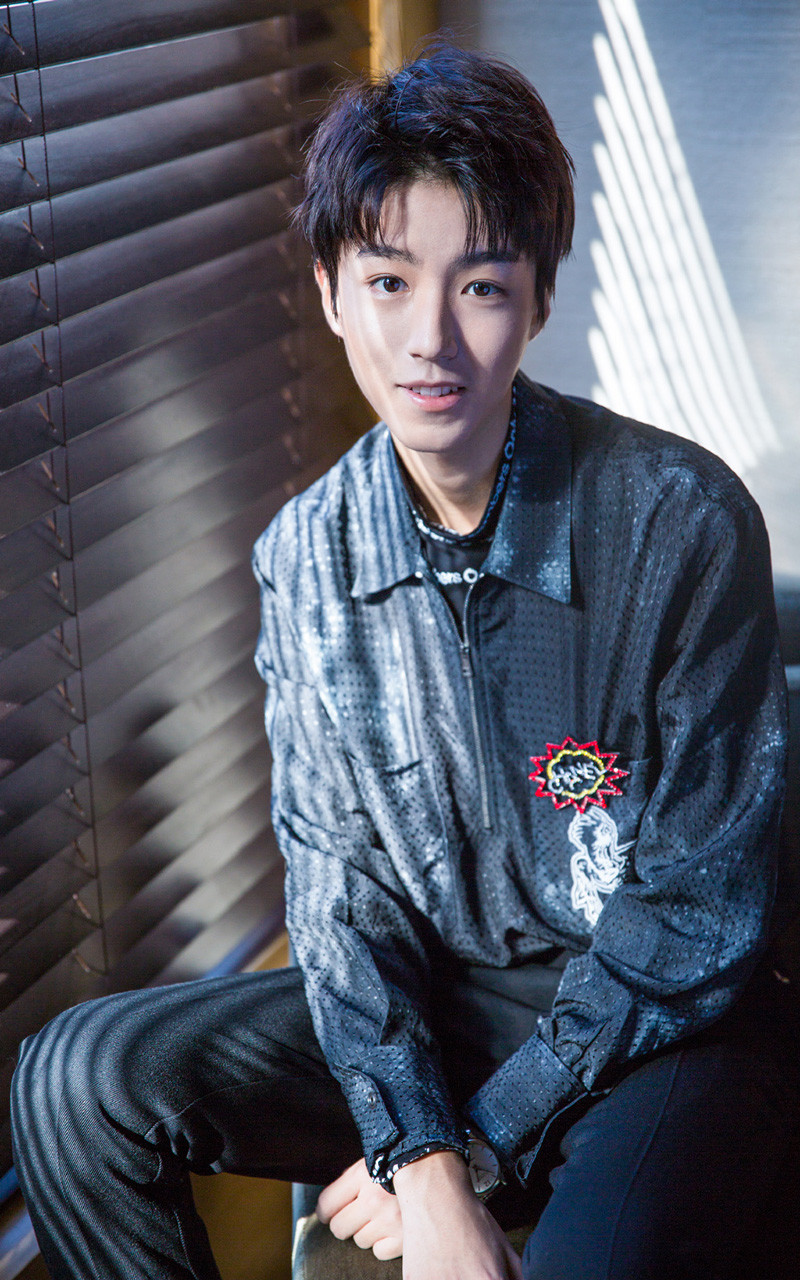 TFBOYS男团王俊凯精选帅气写真图片手机壁纸