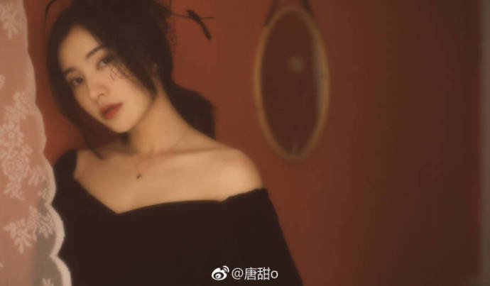 清纯美女模特唐甜老照片复古写真