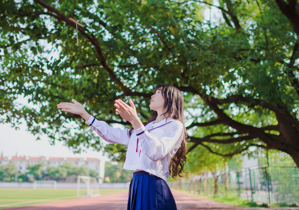 清纯美女图片_清纯妹子校服写真照