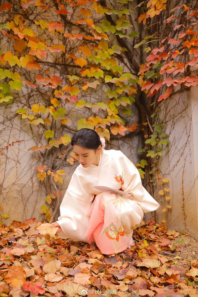 中央戏剧学院清纯美女雨神是女神日本和服秋日