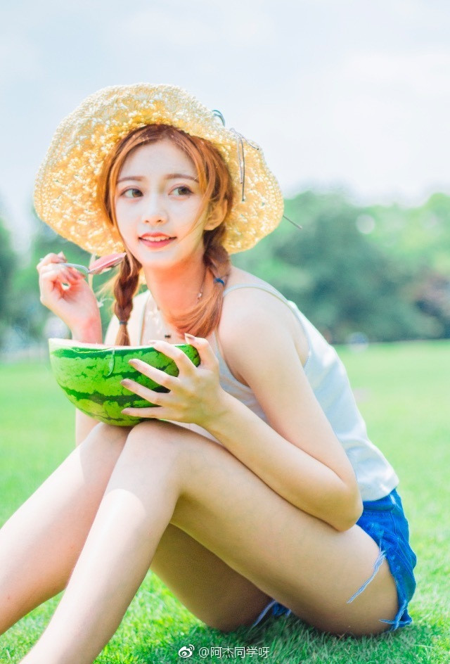 清纯美女潘美霖夏日清凉写真