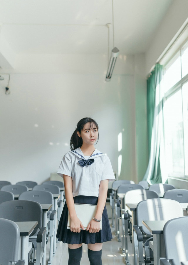 清纯少女图片_清纯学生妹校服清新写真