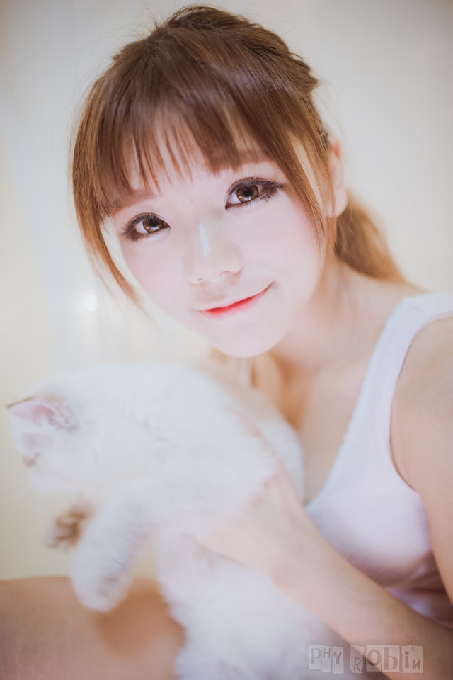 mn清纯的小提琴美女优雅室内写真_清纯美女写真