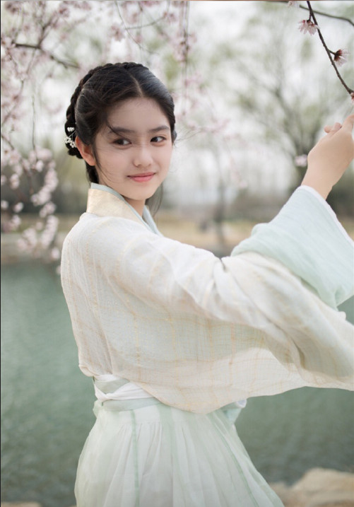 00后美女图片 古装美人赵蕴卓图片