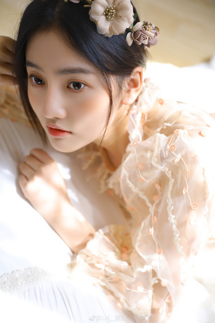 清纯美女韩昕妤唯美写真图片