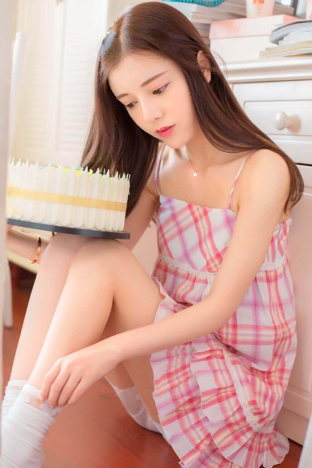 清纯美女图片_元气少女可爱私房美腿萝莉写真
