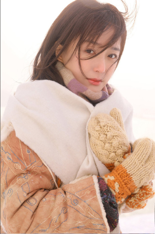 冬日暖阳清纯美女图片
