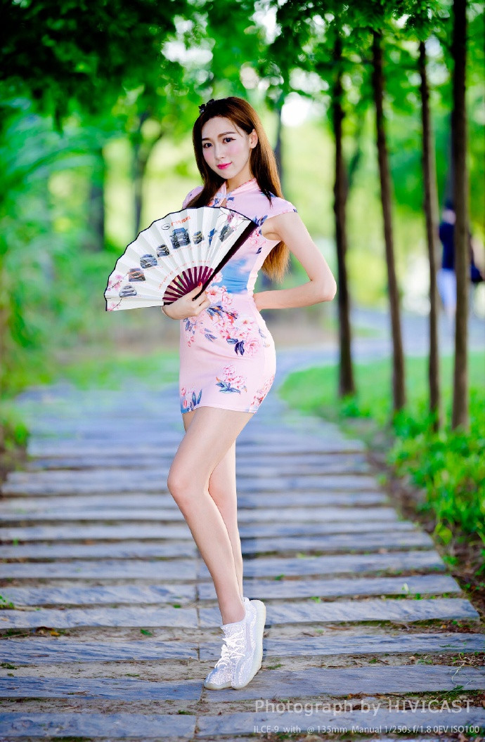 江南美女图片 温婉贤淑的旗袍美女图片