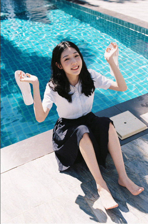 校服美女图片 校园美少女体艺术照图片