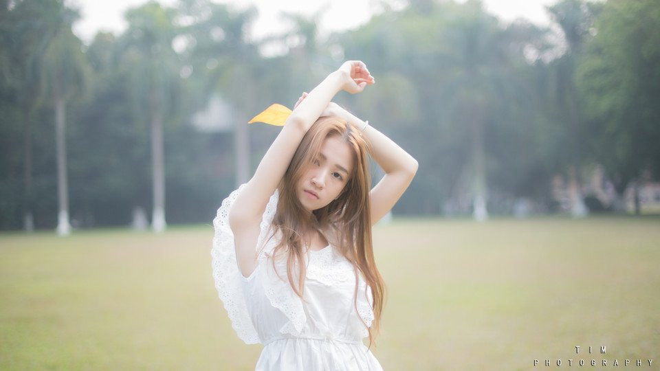 清纯美女原野可爱迷人写真
