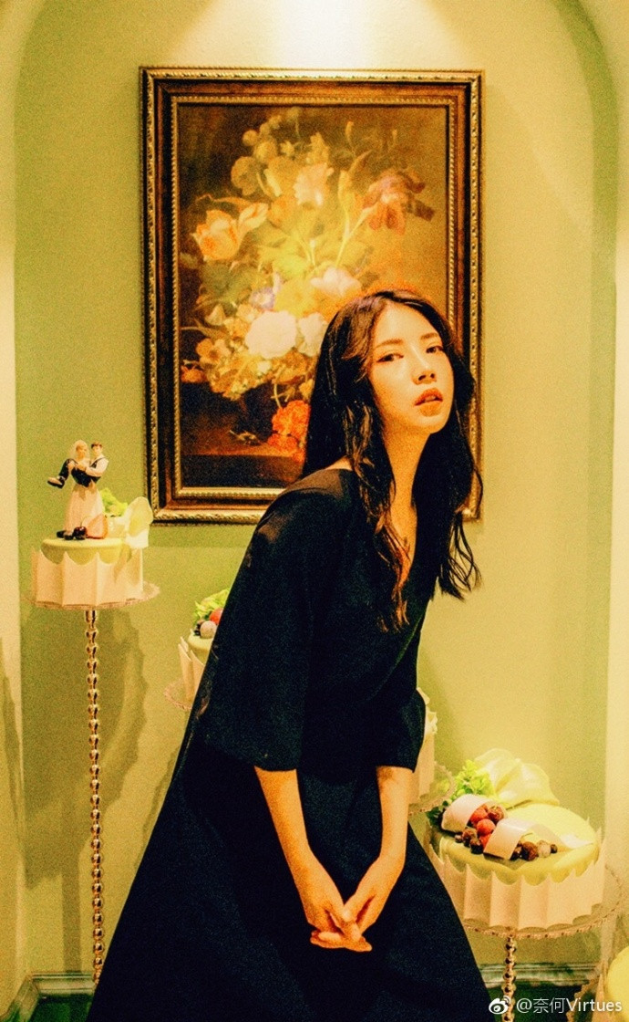 网络清纯美女是可儿呐写真挣开囚笼枷锁放我自