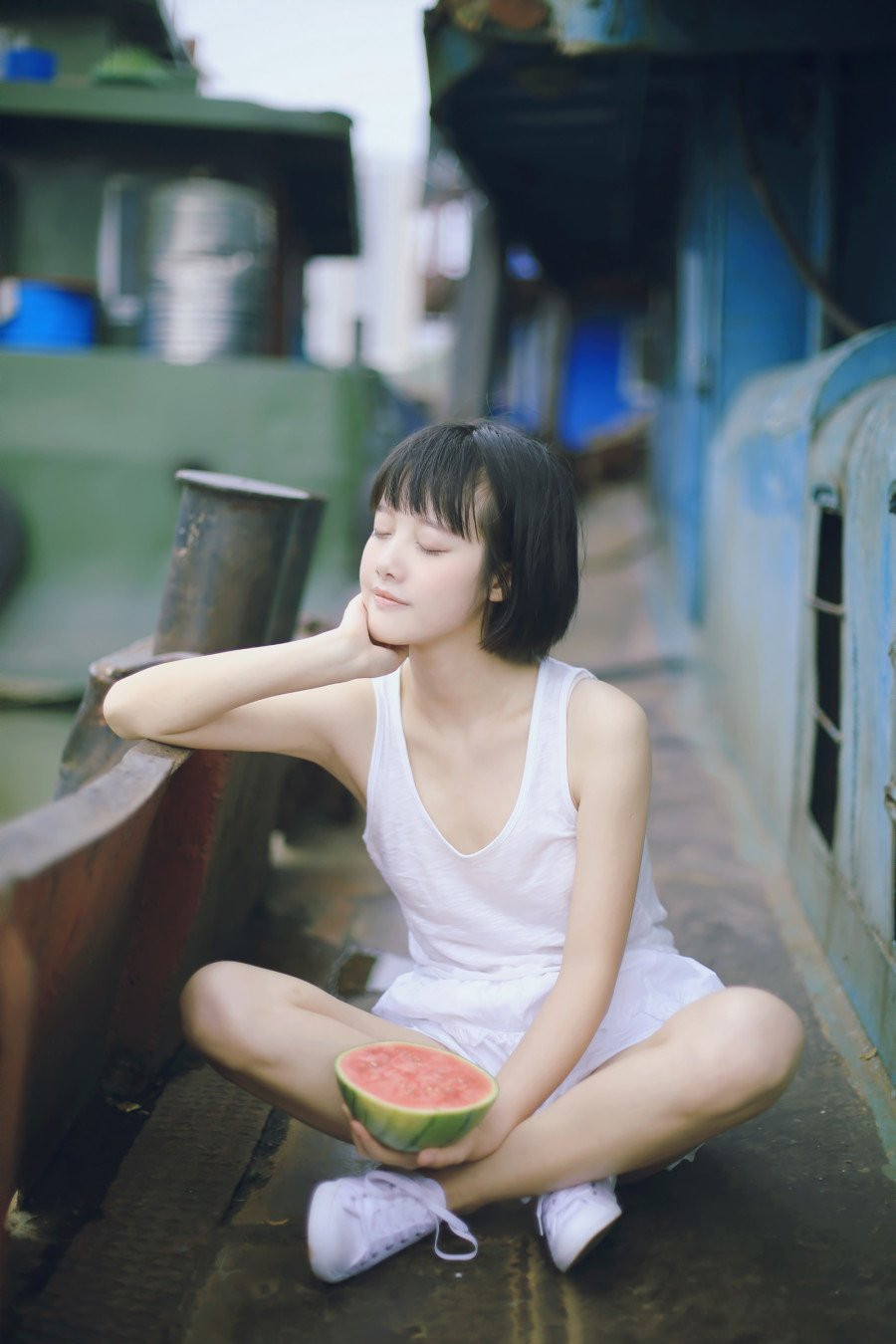 夏日清纯西瓜美女