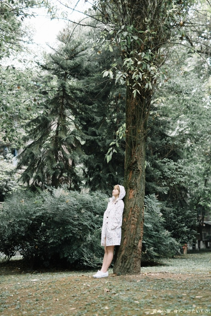 清纯金黄短发日本女孩意境图片