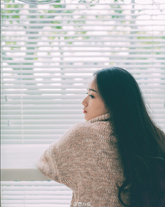 清纯美女居家唯美写真图片