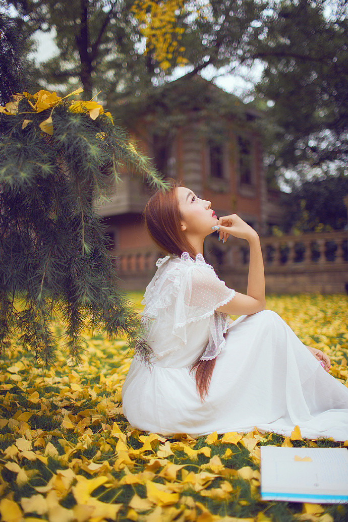 长裙少女田园清纯写真