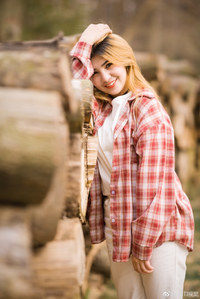 清纯美女娜娜动物园写真图片