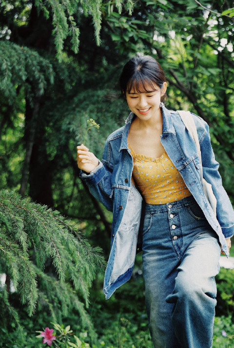 清纯美女夏日写真图片 阳光美女图片