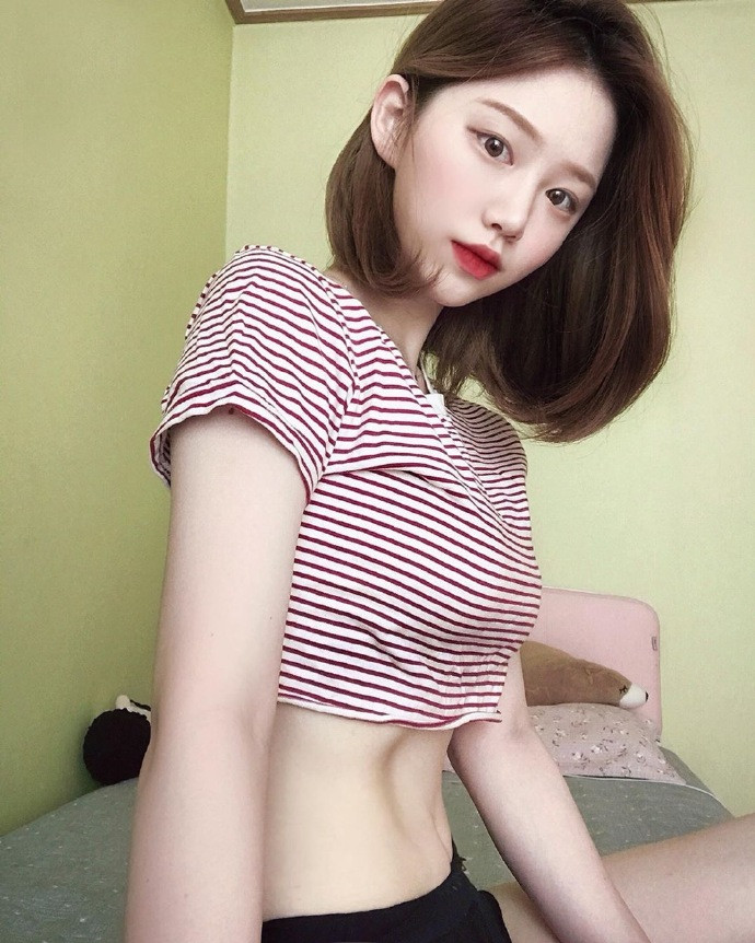 小蛮腰青春美女图片