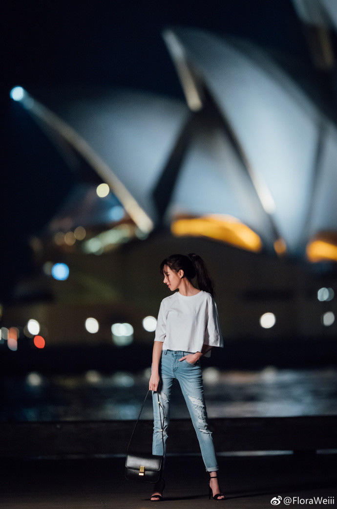 微博清纯美女FloraWeiii悉尼夜景唯美街拍