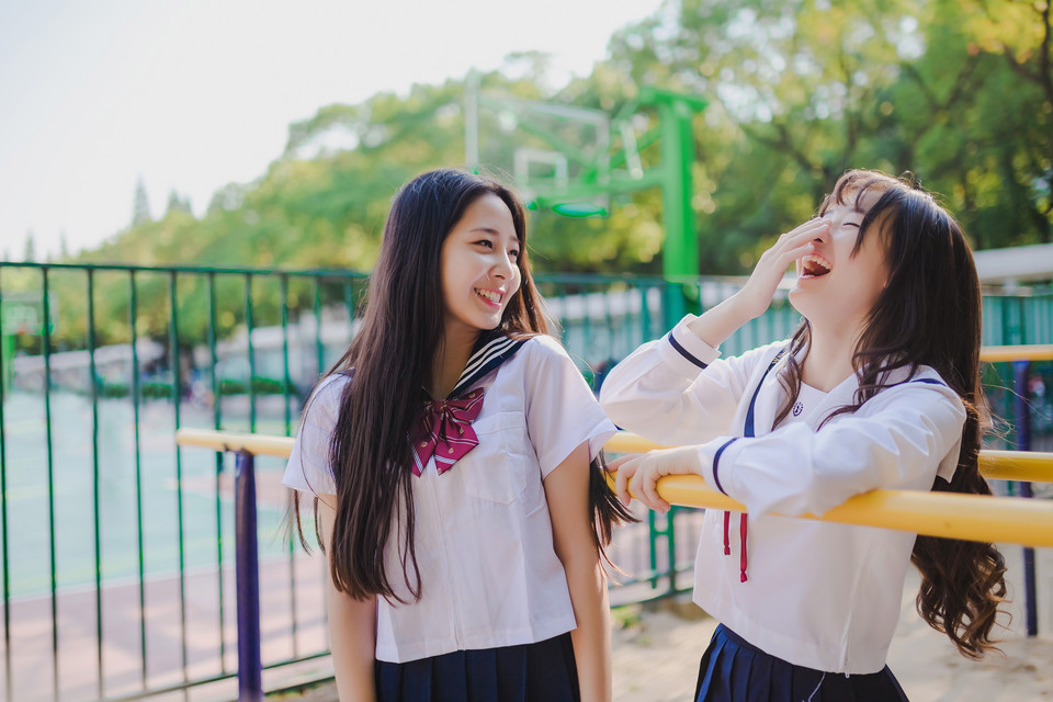 清纯美女图片_清纯妹子校服写真照