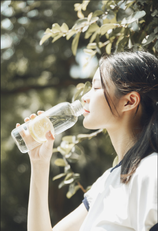 清纯美女图片麻花辫校园唯美写真