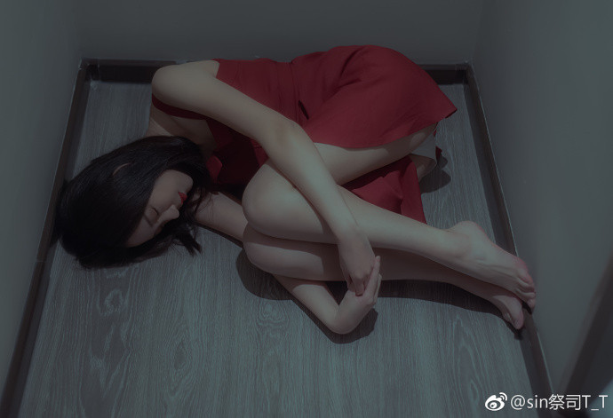 长发女神你暗我明唯美意境清纯写真