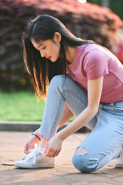 浙江美女周洁琼治愈系甜心少女清新妆感的初夏