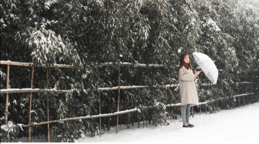 清纯美女柠萌妹雪地里唯美写真